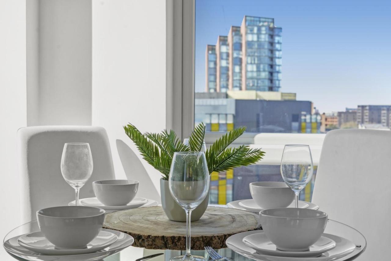 Stunning City Centre Penthouse - Sleeps 10 - Parking แมนเชสเตอร์ ภายนอก รูปภาพ